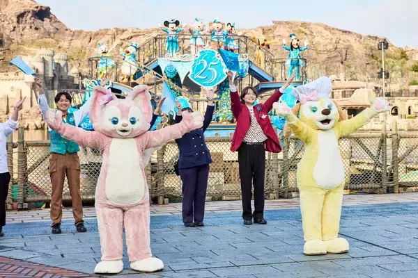 「東京ディズニーシー25周年「スパークリング・ジュビリー」開始！新しい水上ショーや夜のプロジェクションなど見どころを解説･2027年3月まで」の画像