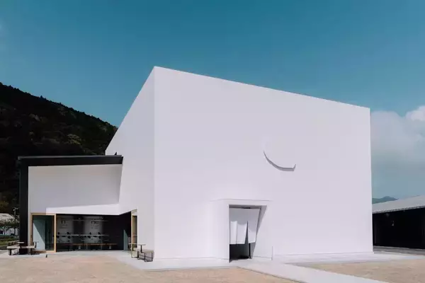 「地方ローカル線の観光アクセス問題は次世代モビリティが解決する？ 山口DCで運行「e-Palette」秋芳洞日帰り周遊ツアーの魅力を解説（9/1発売）」の画像