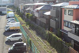 「東京都江東区 マンション前の原っぱに残る都有地レール」の画像1