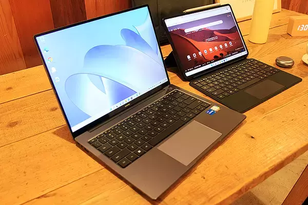 「仲間とみんなでライブ配信や動画ビューするならいまこれ最強 → HUAWEI MateBook E ＋ HUAWEI WiFi Mesh 3」の画像