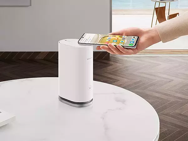 「仲間とみんなでライブ配信や動画ビューするならいまこれ最強 → HUAWEI MateBook E ＋ HUAWEI WiFi Mesh 3」の画像