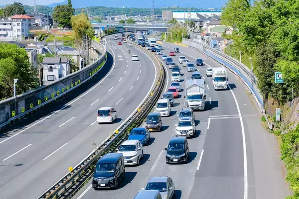 最大45kmの大渋滞も！？お盆の高速道路をスイスイ乗り切る快適ドライブ術