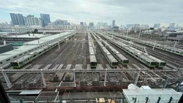 「【3/28開業】ホテルメトロポリタン 大井町トラックスに潜入！ 圧巻の車両基地ビューと食堂車風レストラン、地上100メートルのバーもレポート」の画像