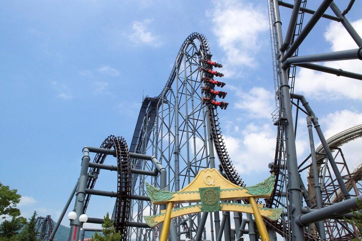 最大3,000円お得！富士急ハイランド3大コースター周年記念「トリプルワンデイパス」で優先乗車を満喫
