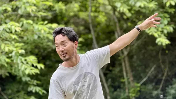 「【京急の社有林に潜入】三浦半島「みうらの森林（もり）」でゴンチャが茶畑づくり!? 駅ベンチやアオリイカの産卵床へ繋がる、鉄道会社の知られざる環境保全活動」の画像