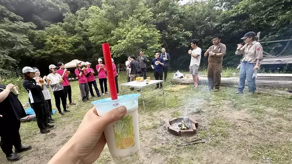 「【京急の社有林に潜入】三浦半島「みうらの森林（もり）」でゴンチャが茶畑づくり!? 駅ベンチやアオリイカの産卵床へ繋がる、鉄道会社の知られざる環境保全活動」の画像