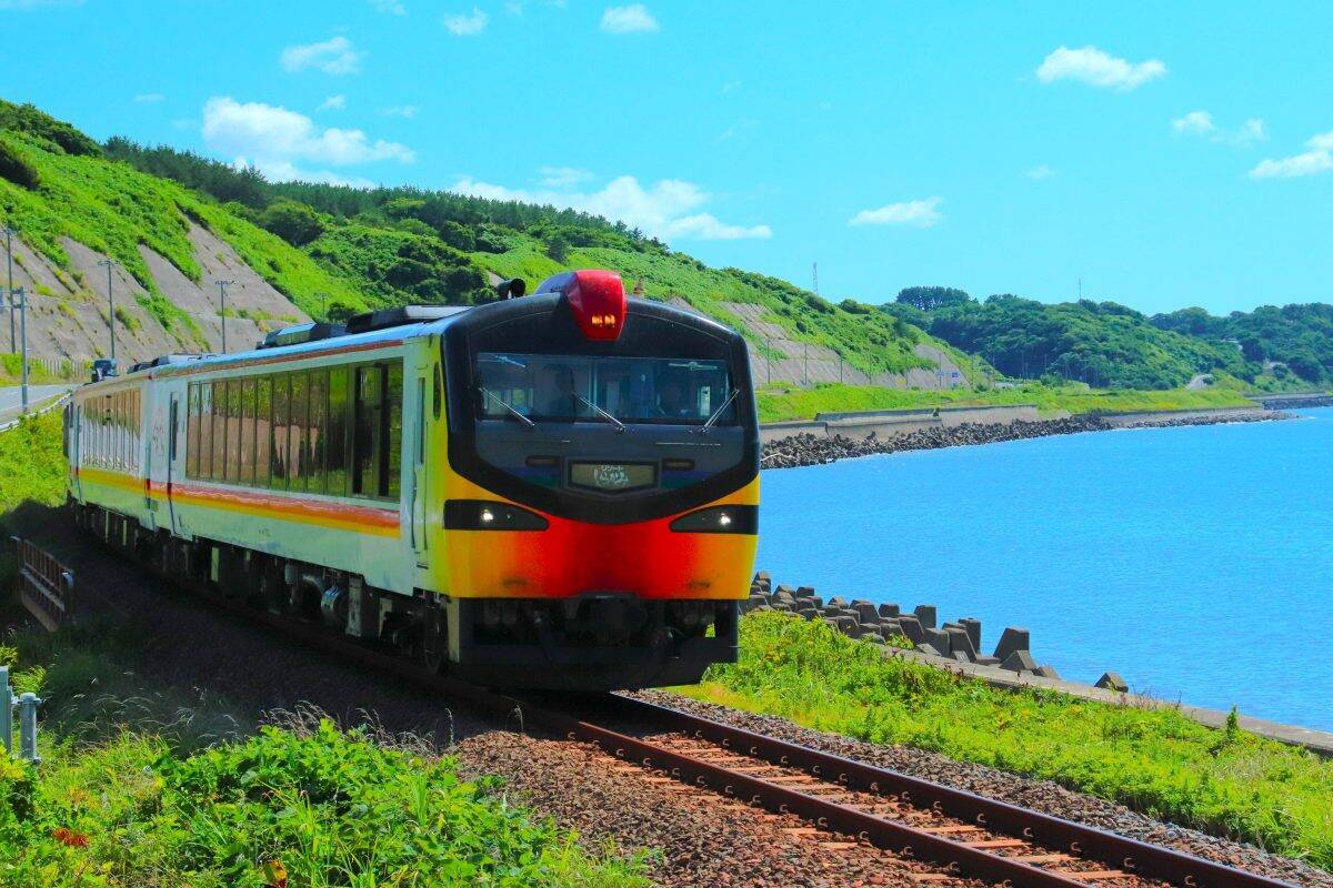「リゾートしらかみ」2026年秋の時刻表と運転日！ 五能線を走る3編成の違いと運休日注意点を解説【10･11月ほぼ毎日運転】（青森・秋田）