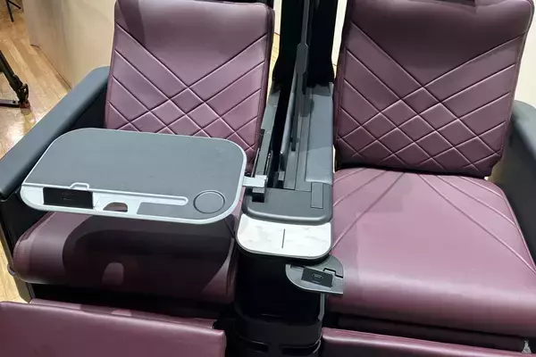 「JAL国内線 “大リニューアル”！ 新機材B737-8で 地方路線にファーストクラス拡大！ 新機内食“お弁当”試食 や 新JALアプリなどをレポート」の画像