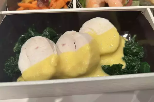「JAL国内線 “大リニューアル”！ 新機材B737-8で 地方路線にファーストクラス拡大！ 新機内食“お弁当”試食 や 新JALアプリなどをレポート」の画像
