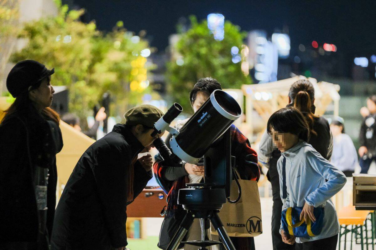 線路上で電車を見下ろして乾杯！ダイヤゲート池袋「夜市」で西武線沿線グルメと限定ビールを堪能（10/21〜23開催）
