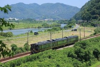 観光列車「はなあかり」が春の広島･宮島･岩国へ！【2/18予約開始】限定スイーツや伝統工芸を愉しむ贅沢旅の内容や予約方法