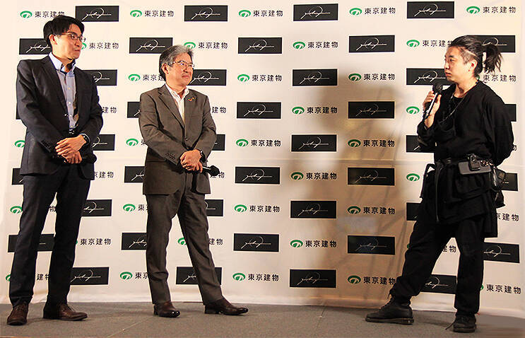 駅直上の大手町タワー1階「大手町の森」に落合陽一の最新メディアアート「nullの木漏れ日」7/8まで展示！ 森に調和するデジタル空間の異彩