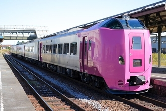 札幌～函館を結ぶ秋の風物詩　特急ニセコ号「はまなす編成」で雄大な車窓とご当地グルメを満喫
