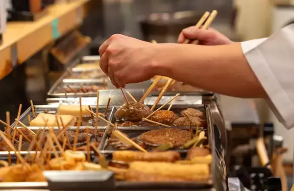 「日本最大級「静岡おでん祭2026」2/27～3日間限定で開催！過去最多75屋台が集結、真っ黒な絶品おでんでハシゴ酒」の画像