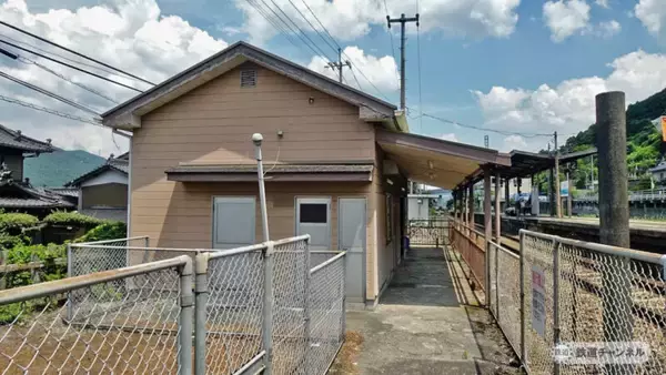 「徳島線との分岐駅です　JR四国土讃線　佃駅【木造駅舎コレクション】92」の画像