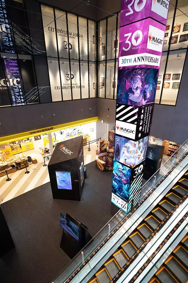 「9/1～9/10 ＠渋谷 マジック：ザ・ギャザリング 30th ANNIVERSARY CELEBRATION TOKYO で 5000枚以上のカードを展示！ 天野喜孝＆原哲夫の超貴重カードアートや秘蔵資料なども世界初公開！」の画像