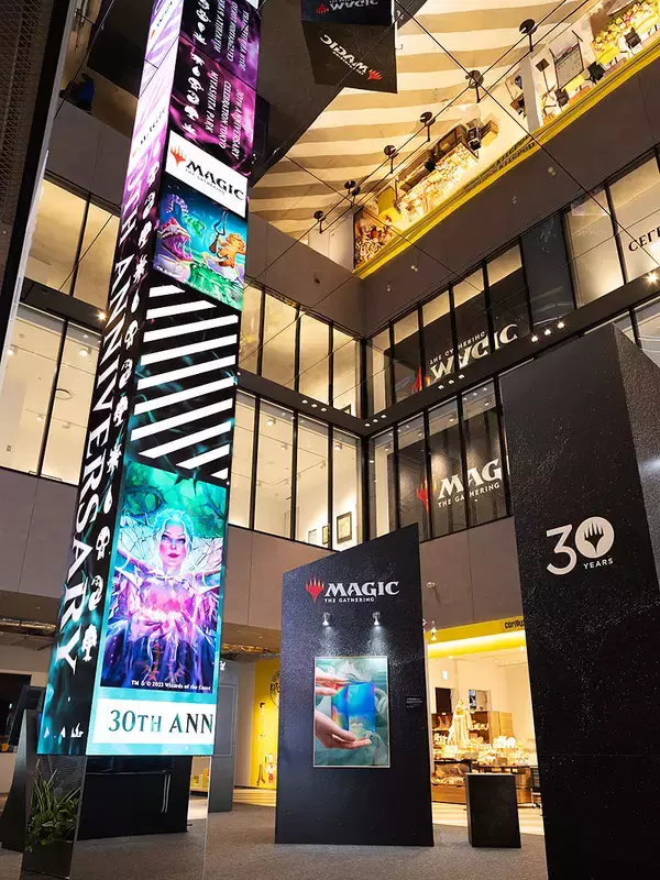 「9/1～9/10 ＠渋谷 マジック：ザ・ギャザリング 30th ANNIVERSARY CELEBRATION TOKYO で 5000枚以上のカードを展示！ 天野喜孝＆原哲夫の超貴重カードアートや秘蔵資料なども世界初公開！」の画像