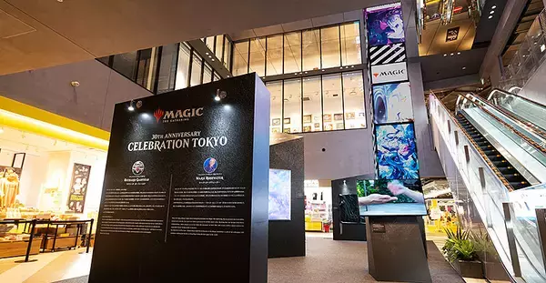 「9/1～9/10 ＠渋谷 マジック：ザ・ギャザリング 30th ANNIVERSARY CELEBRATION TOKYO で 5000枚以上のカードを展示！ 天野喜孝＆原哲夫の超貴重カードアートや秘蔵資料なども世界初公開！」の画像