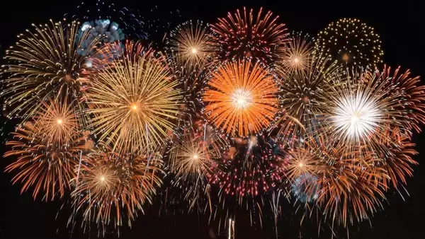 【東京駅】八重洲口できらめく花火のプロジェクションマッピング！夏の風物詩イベント「宵路灯籠2026」8/28から開催　週末限定でシンカンセンスゴイカタイアイス屋台も