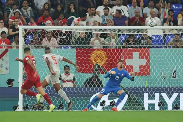 「［W杯マッチ47］思わぬオープンな展開で打ち合いのシーソーゲームに　決勝T最後のイスを奪ったのはスイス」の画像