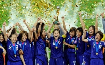 世界が絶賛する“なでしこの伝説”　女子W杯史上最高の7人に澤穂希「史上最も偉大なサッカー選手の1人」