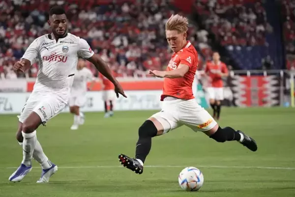 攻撃でも守備でも輝き増す浦和の明本考浩　家長封じで左サイドに蓋をする