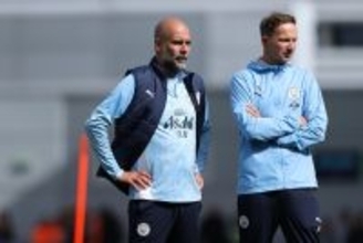 シティでも名参謀として活躍するペップ・リンダース　指揮官も称賛「もしかしたら私が彼のアシスタントかも」