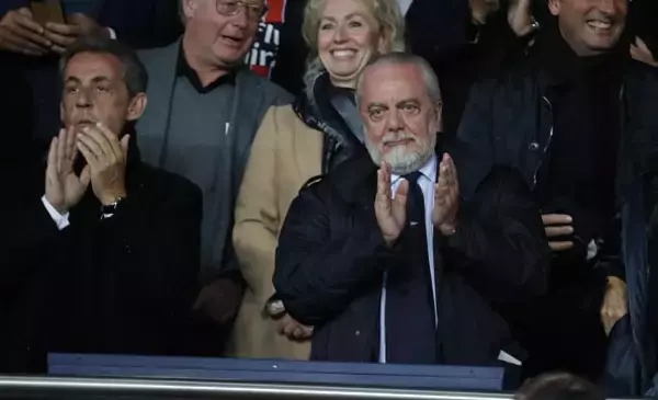 サッカーの90分は長すぎるから“50分”に短縮せよ　ナポリの名物会長がまたも大胆改革案「サッカーは若い世代を失う。試合時間が長すぎる」