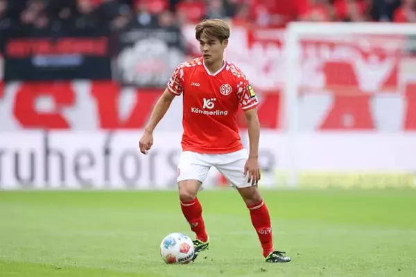 佐野海舟、川﨑颯太らとともにトップ帯同　マインツのオーストリア遠征メンバーに若き日本人MFも選出へ