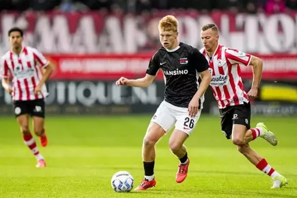 オランダの若き逸材は今夏争奪戦に？　バルセロナ、レアル、マンU、リヴァプールらビッグクラブが20歳MF獲得へ