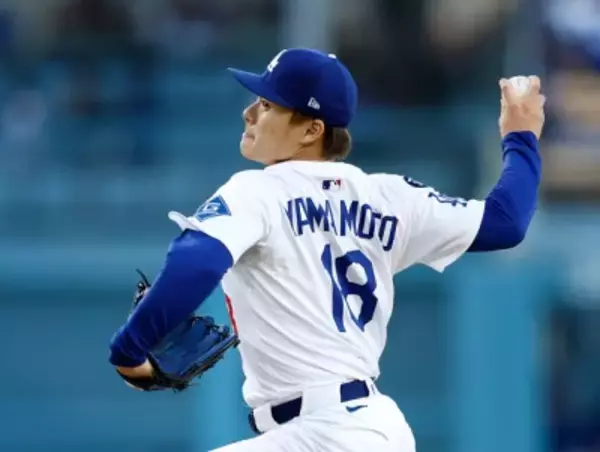 大谷翔平はまさかの10位……山本由伸は4位！　米メディアが選出した「MLB最強先発投手トップ10」に日本勢2人