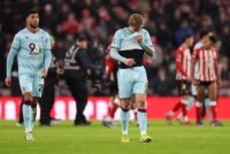 昨季はイングランド2部で16失点に抑えて昇格を決めたのに…… 現在15試合連続白星無し、プレミアでは通用しなかったバーンリーの堅守