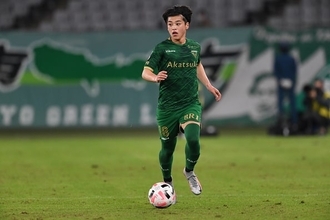 左サイド起点に2ゴールに絡む活躍　東京Vの新井瑞希がドリブルで好機作る