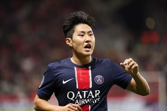 PSGで控えの韓国代表MFイ・ガンインがなぜアジア最優秀国際選手に？　仏メディアは「スタメンに入れない選手が個人のタイトルを……」