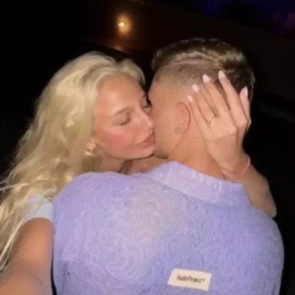 パリ五輪制覇の立役者フェルミン・ロペスはプライベートも大充実？　美しきガールフレンドも話題に