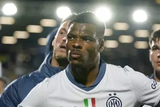 オランダ代表クーマン監督がダンフリースの移籍に反応　「バルセロナで見たかった」