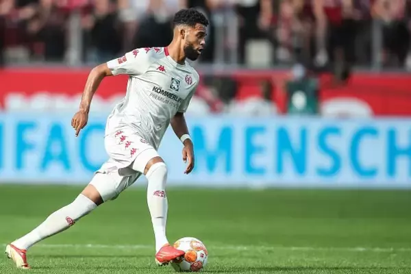 今季リーグ戦出場8試合でも大人気？　国内外から注目集める“ブンデス最速のCB”