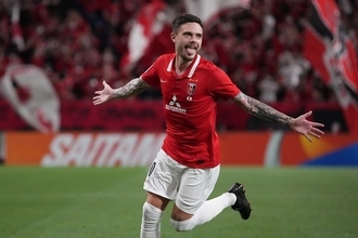 元浦和の10番・モーベルグが再びJリーグに！　J2栃木シティが獲得を発表「栃木シティのユニフォームでプレイするのが待ちきれません！」