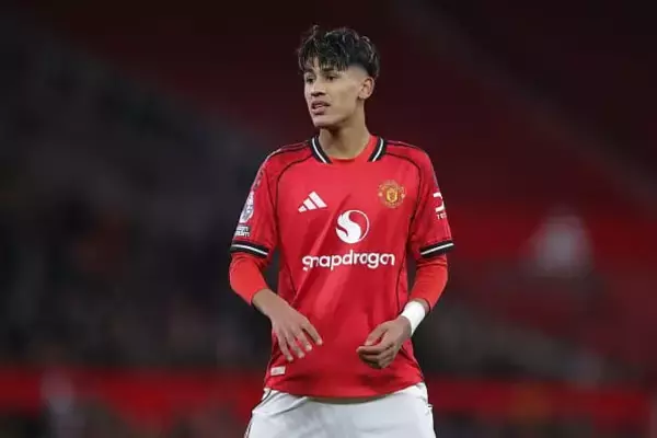 「今すぐ昇格させるべき」「トップを目指す運命にある」　マンUが誇る若き逸材・15歳のJJガブリエルがU-18の試合で衝撃のスーパーゴール2発！　今季22試合で20ゴールと大暴れ