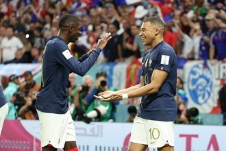 ［W杯マッチ05］わずか5分間で逆転に成功。オーストラリアの希望絶つ　ジャイキリ起こさせないフランスが“ベンゼマ不在”でも大量得点で連覇に前進