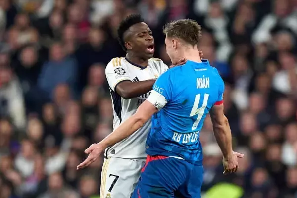 CLで相手を押し倒したヴィニシウスはもう少し落ち着くべき　不要なトラブルにOB苦言「この種の行為を容認しない」