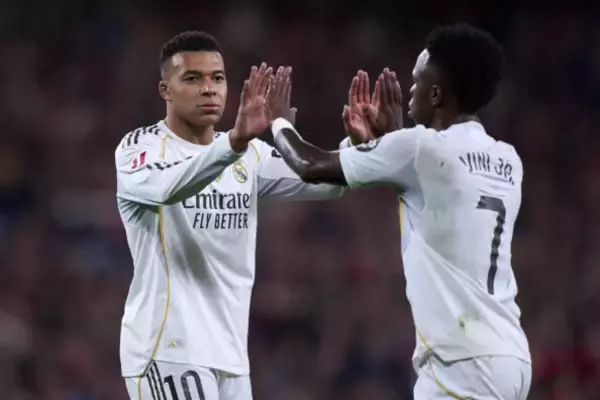 「［特集／4大リーグ前半戦TOPICS 02］バルサ、ビジャレアルの追い上げで混戦状態に　レアルに内紛発生でラ・リーガ上位争いに異変!?」の画像