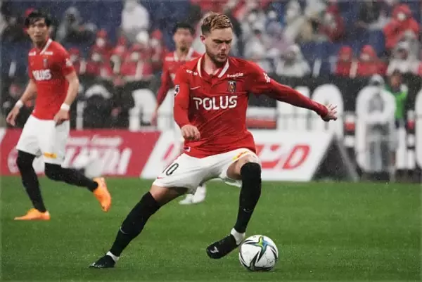 浦和の“ナンバー10”が持ち味発揮の同点弾　らしさ全開となったクラブのメモリアルゴール