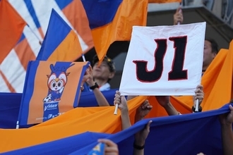 J1昇格争いは最終節までもつれる大混戦！　自動昇格の「２枠」を争うのは長崎、水戸、千葉、徳島の4チームに