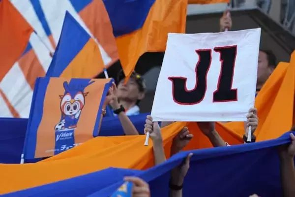 J1昇格争いは最終節までもつれる大混戦！　自動昇格の「２枠」を争うのは長崎、水戸、千葉、徳島の4チームに