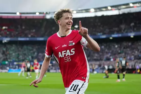 AZで注目のMFはスミットだけではない　NECナイメヘンとのカップ戦決勝でもゴールを奪ったマイナンスのブレイク「今の代表に彼のようなMFはいない」