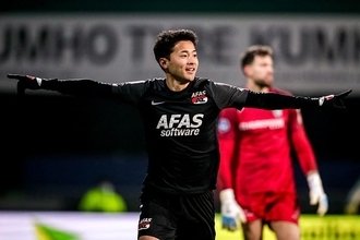 オランダでウイングでも躍動する日本人DF　強豪AZで全試合出場中の21歳は代表招集もあるか