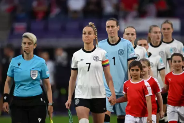 美女アスリートの苦悩　独女子代表主将のDMに届くひどい嫌がらせ「しょっちゅう男性の裸の写真が……」