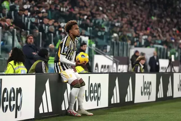 ロングスローを投げるまでの時間が長すぎる？　2026W杯へロングスローや選手交代に時間制限を設ける可能性「試合が中断されると、見ている側はイライラするものだ」