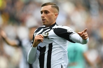 22-23シーズンからプレイできず　ピッチに戻るためリハビリを続けているデウロフェウ。同郷のレジェンド、カソルラと連絡を取り合っていると明かす